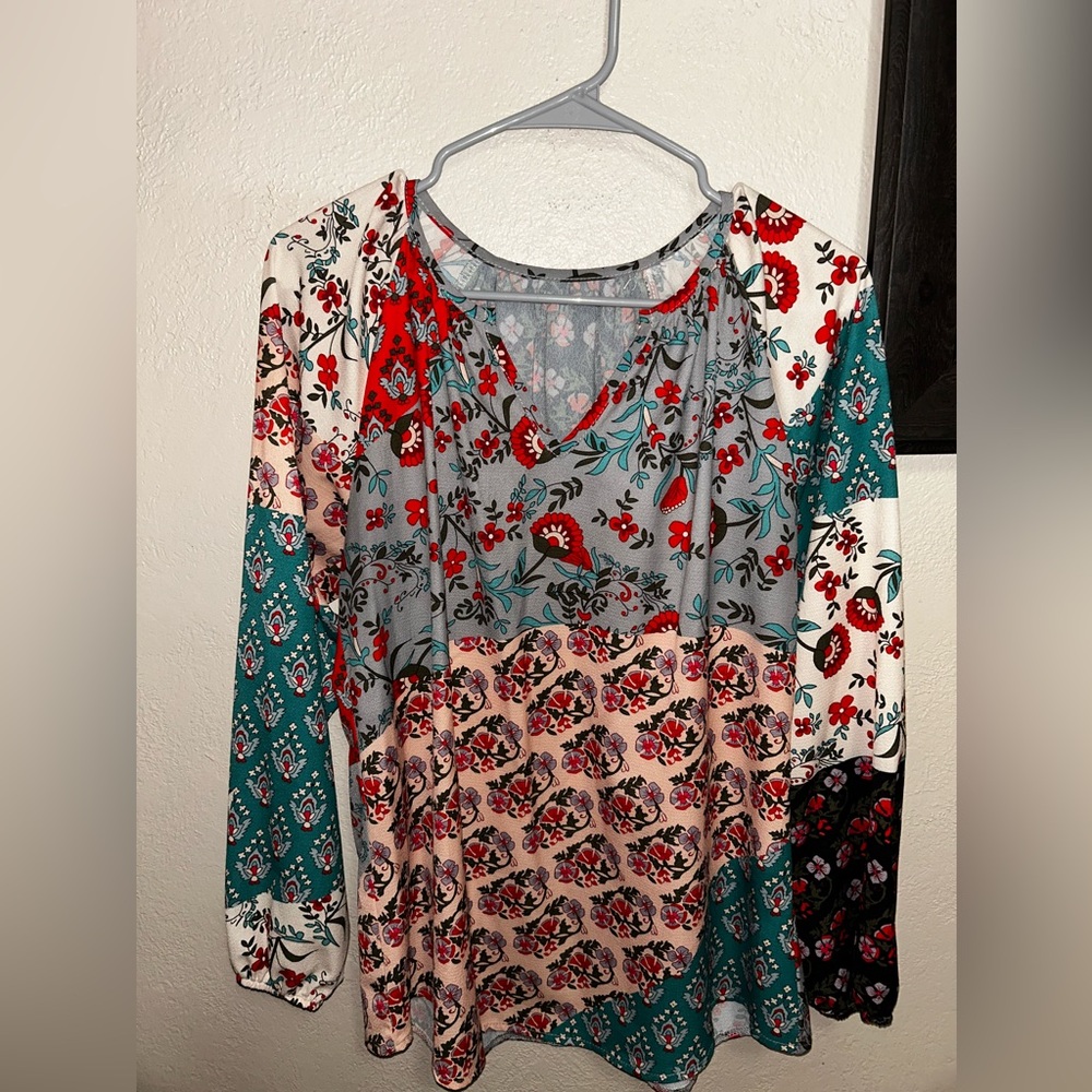 Boho flowy pullover top.